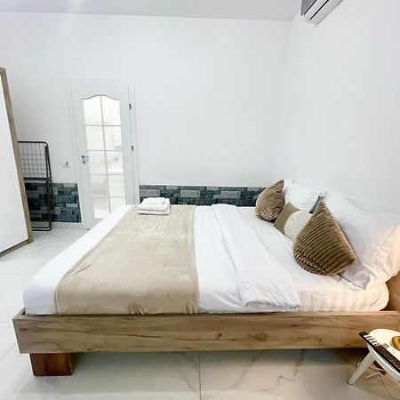 Bliss 2 Apartment Букурещ Екстериор снимка